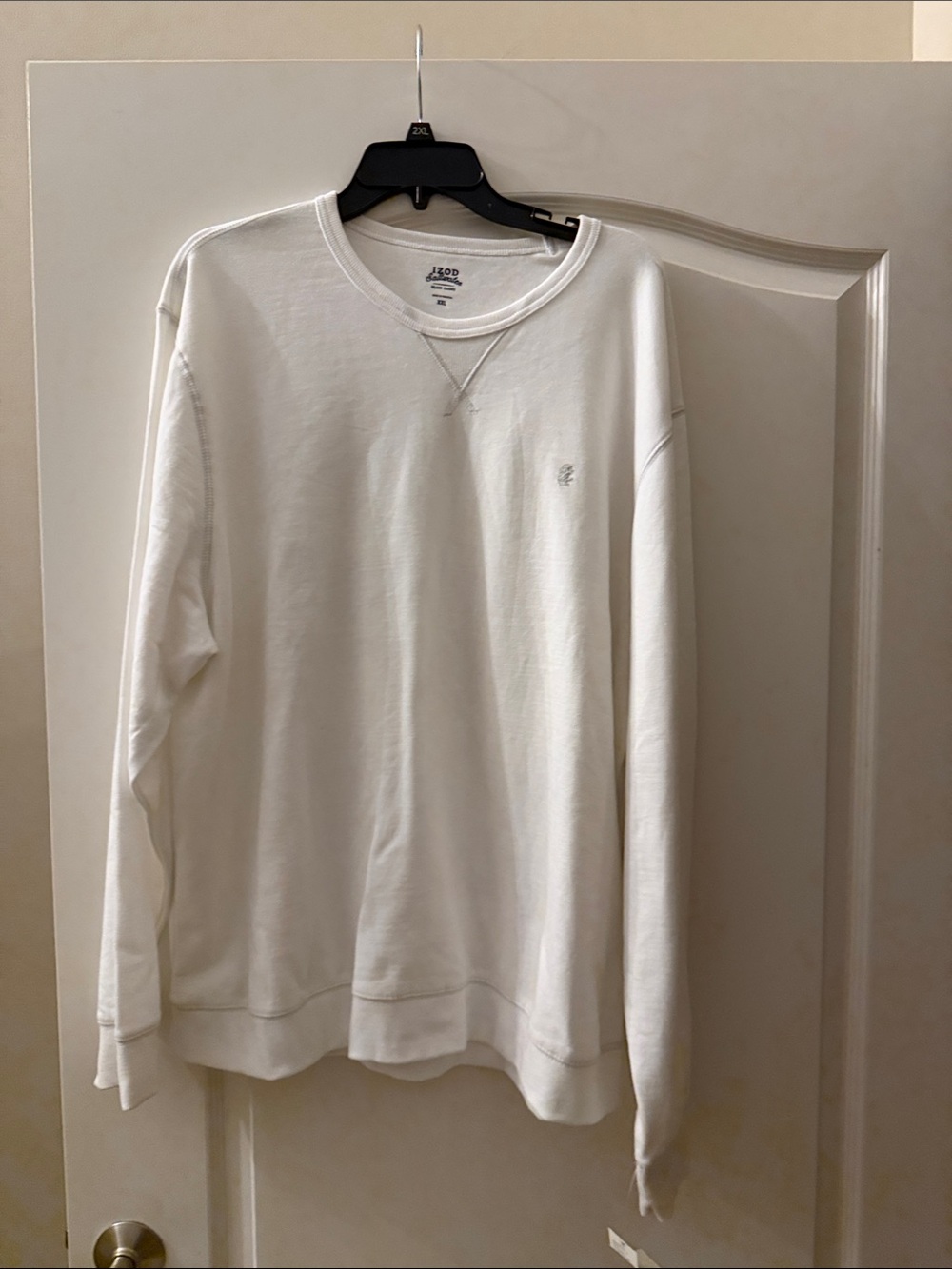 Izod Men’s White Crewneck Sweatshirt